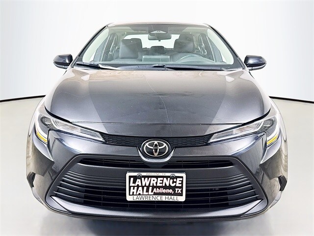 2023 Toyota Corolla LE photo 2