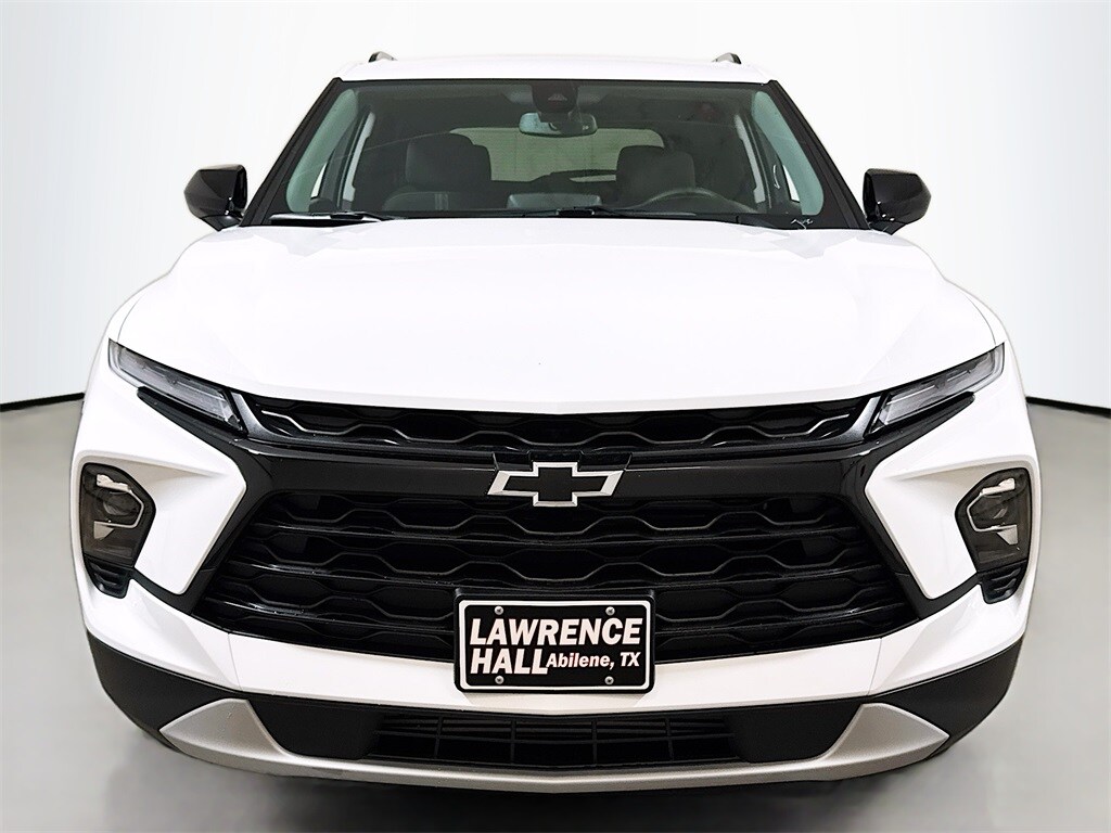 2025 Chevrolet Blazer 2LT photo 2