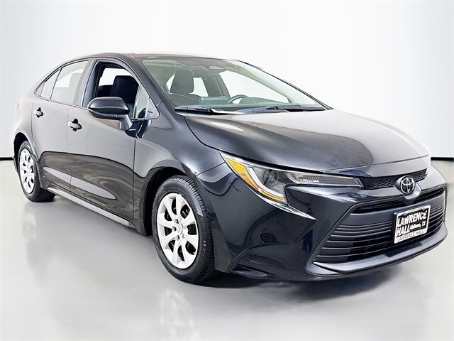 2023 Toyota Corolla LE photo 3