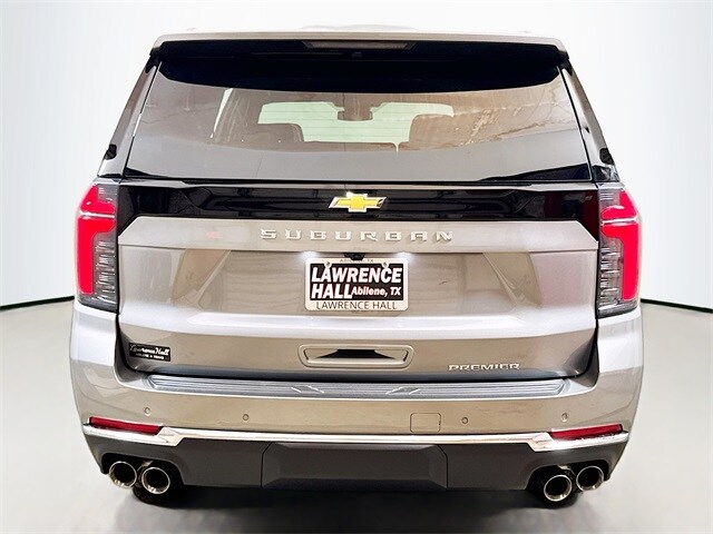 2025 Chevrolet Suburban Premier photo 4