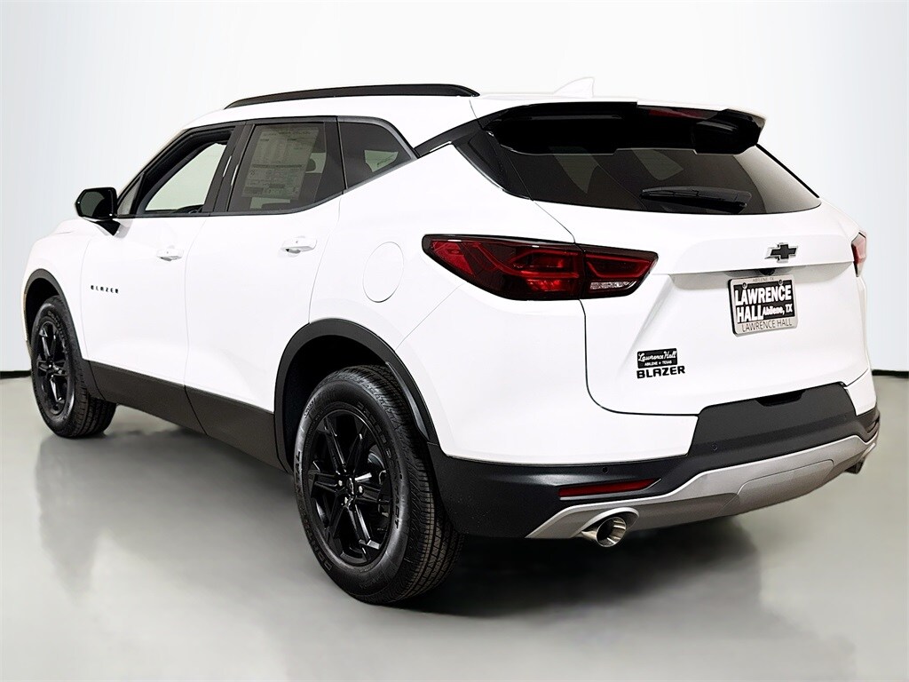 2025 Chevrolet Blazer 2LT photo 3