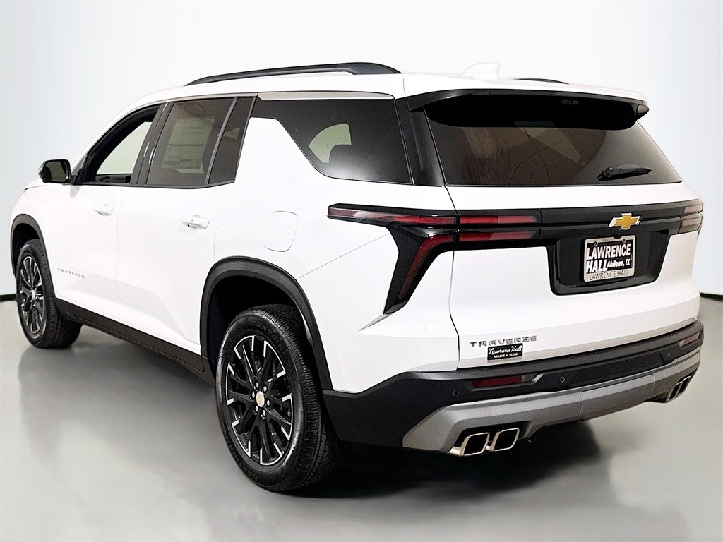 2026 Chevrolet Traverse photo 3
