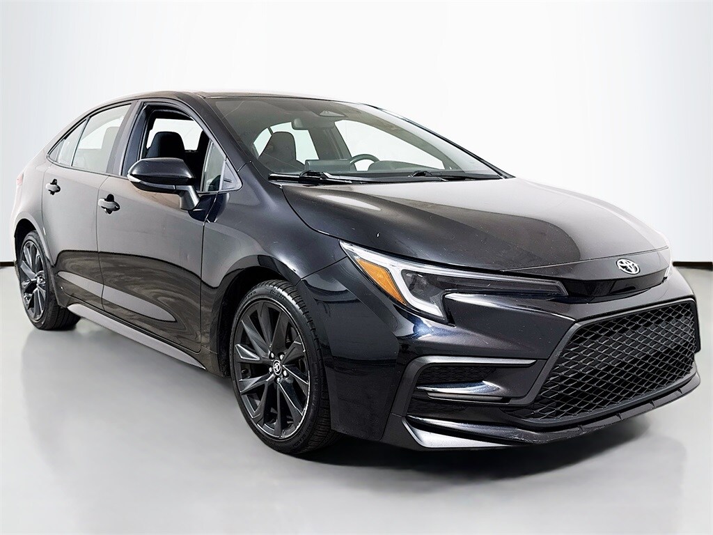 2023 Toyota Corolla SE photo 3