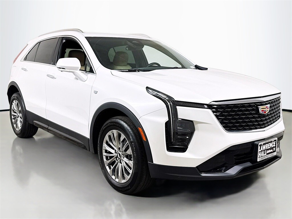 2025 Cadillac XT4 Premium Luxury photo 2
