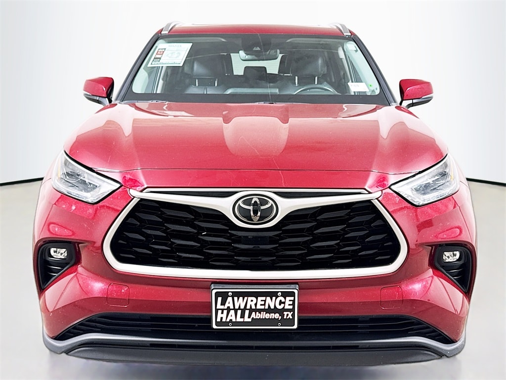 Used 2021 Toyota Highlander XLE with VIN 5TDGZRAH8MS041430 for sale in Abilene, TX