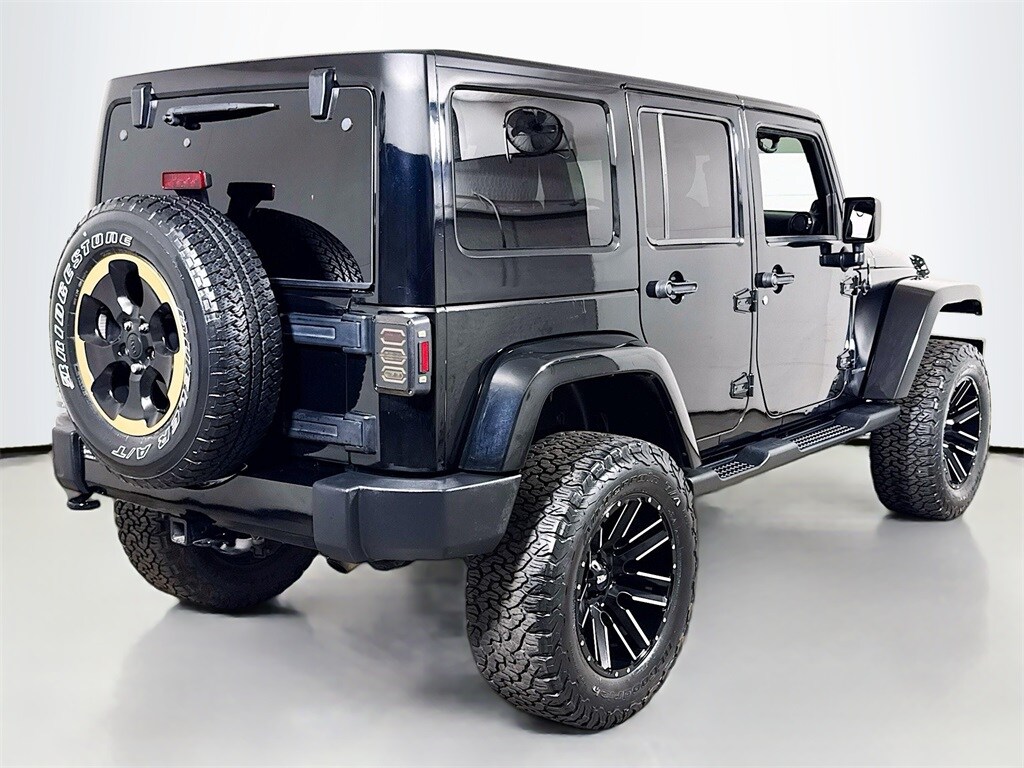 2014 Jeep Wrangler Unlimited Sahara photo 4