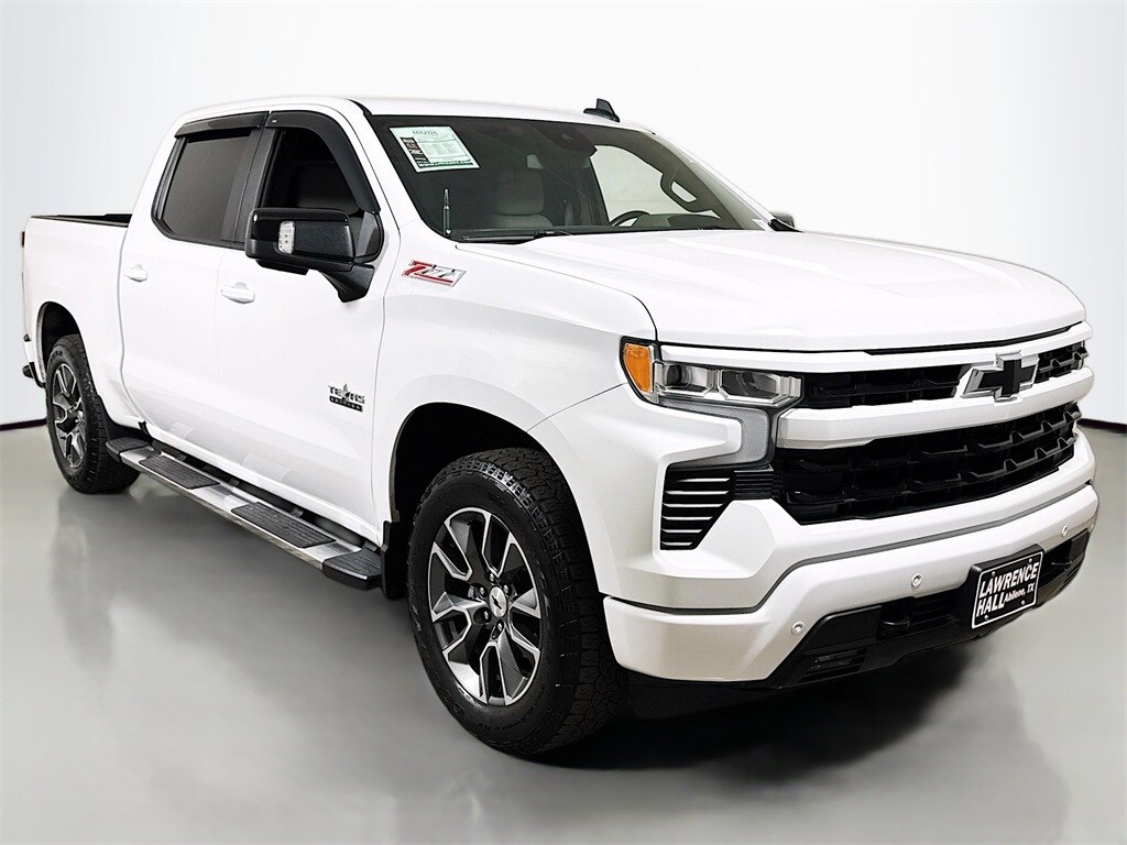 2024 Chevrolet Silverado 1500 RST photo 3