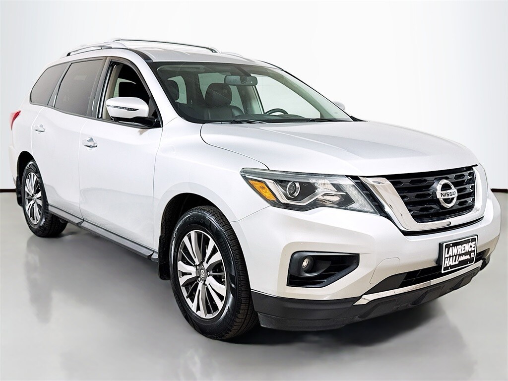 2017 Nissan Pathfinder SL photo 3