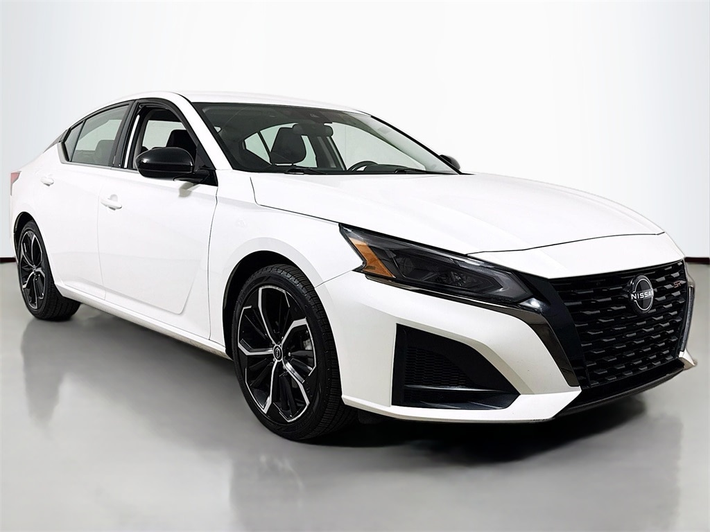 Used 2024 Nissan Altima 2.5 SR Sedan