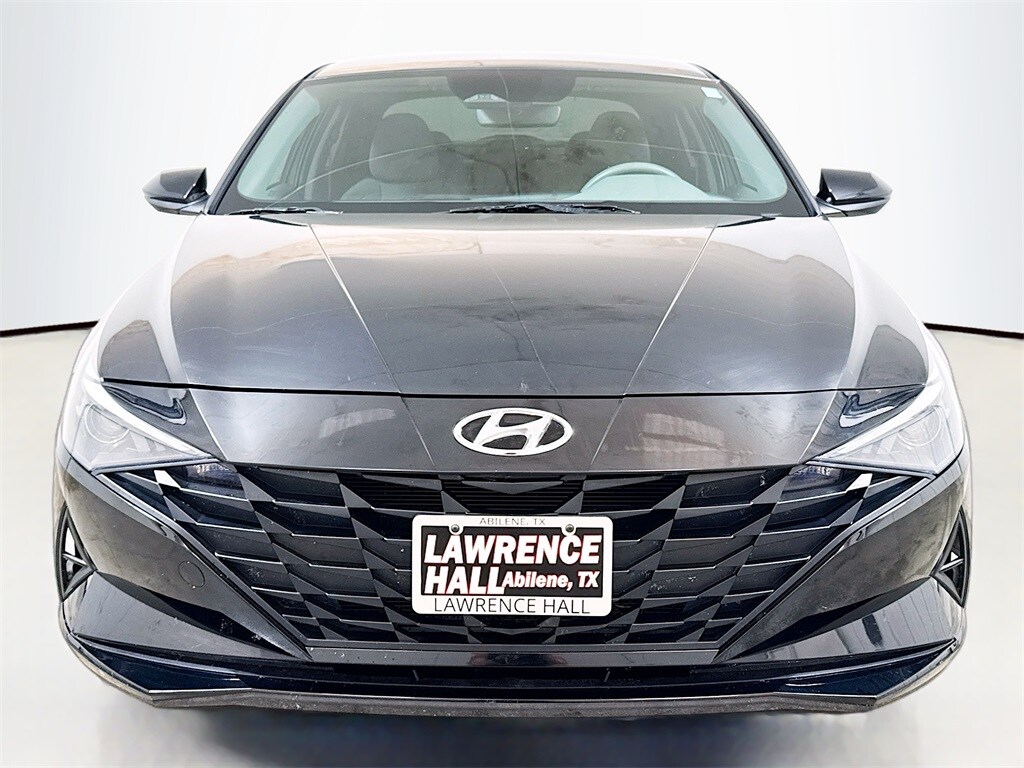 2023 Hyundai Elantra SEL photo 2