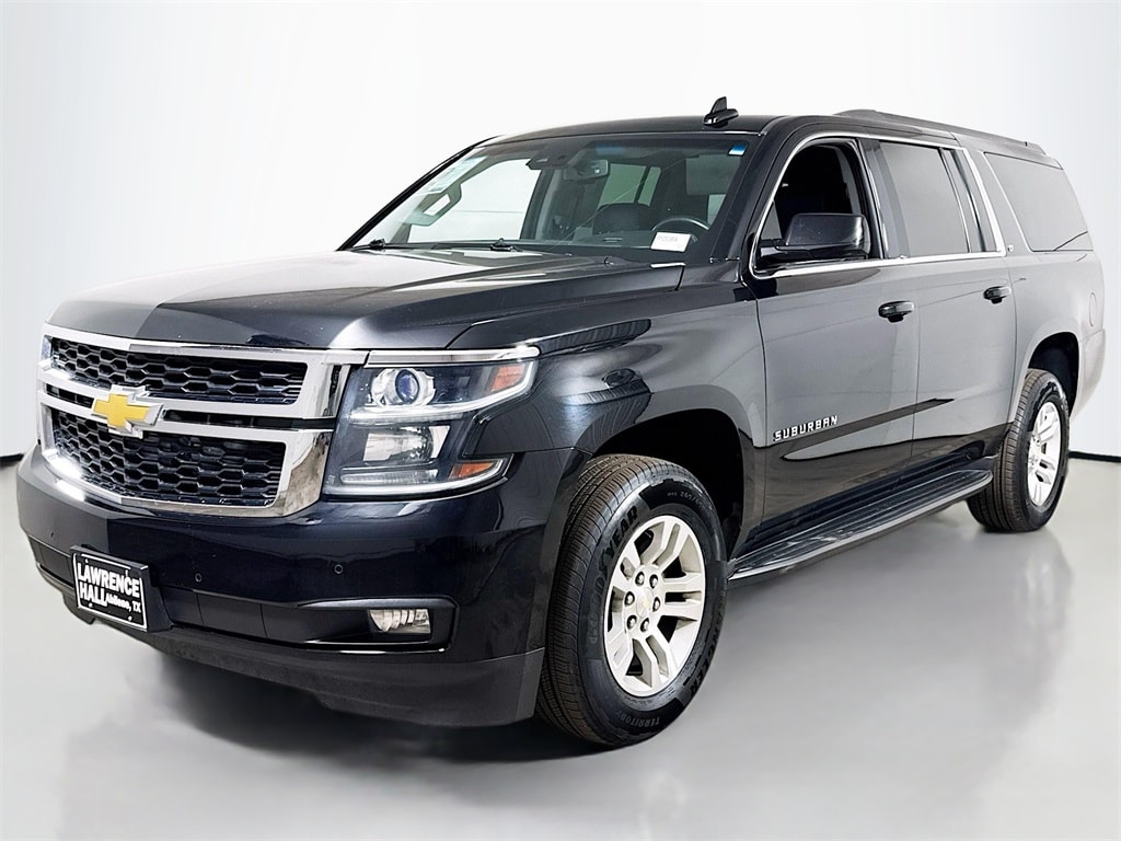 2017 Chevrolet Suburban LT's photo