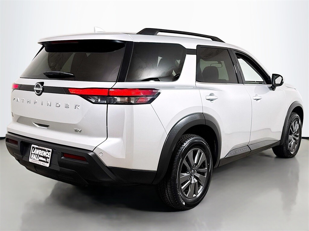 2024 Nissan Pathfinder SV photo 4