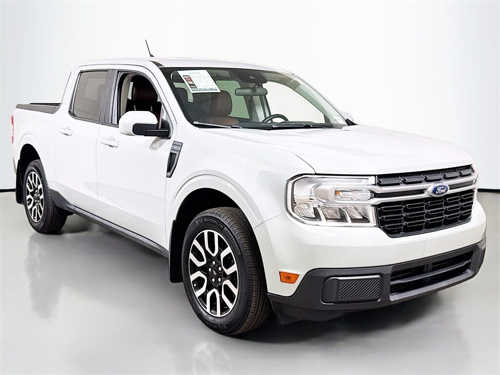 2023 Ford Maverick Lariat photo 2