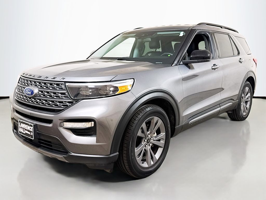 2022 Ford Explorer XLT RWD's photo