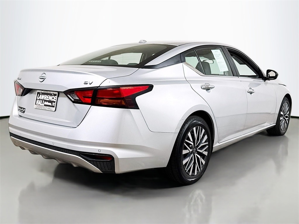 Used 2024 Nissan Altima 2.5 SV Sedan