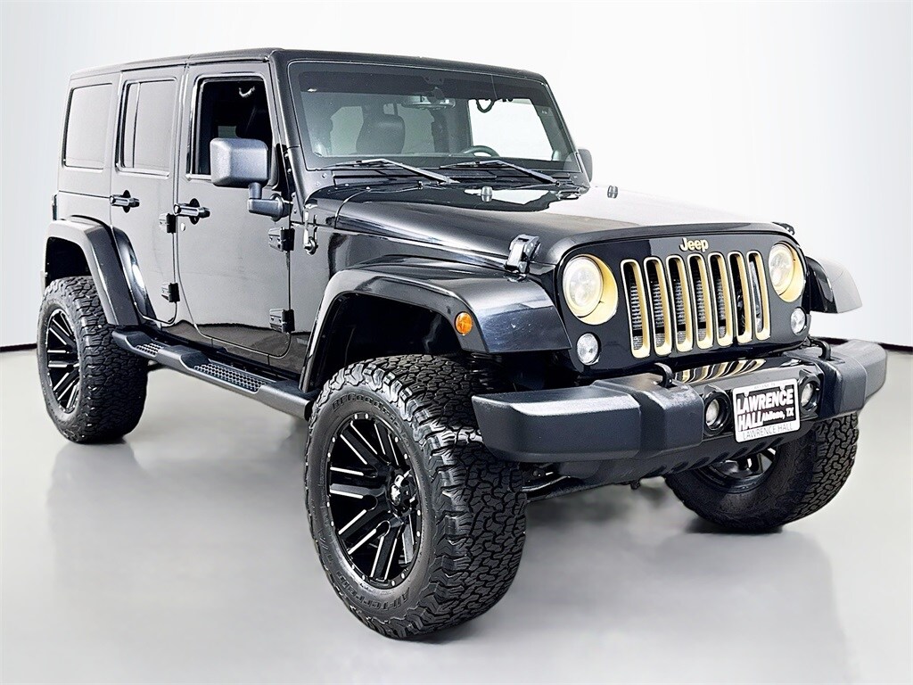 2014 Jeep Wrangler Unlimited Sahara photo 3