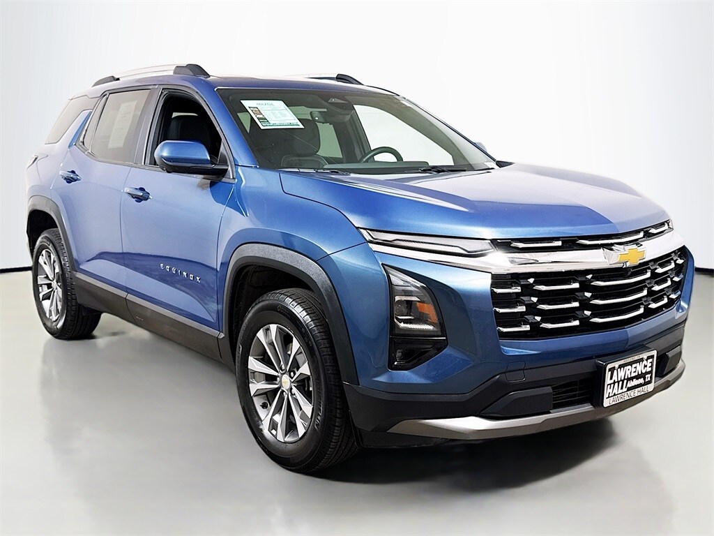 2025 Chevrolet Equinox LT photo 3