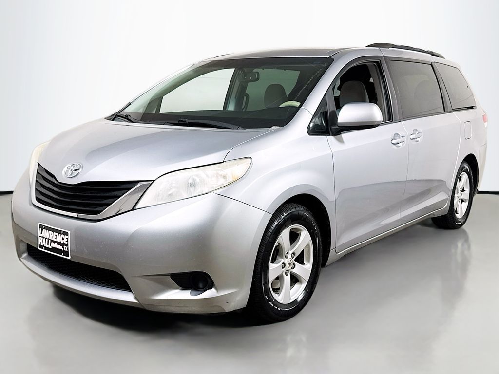 2011 Toyota Sienna LE V6 7-Passenger Access Seat's photo