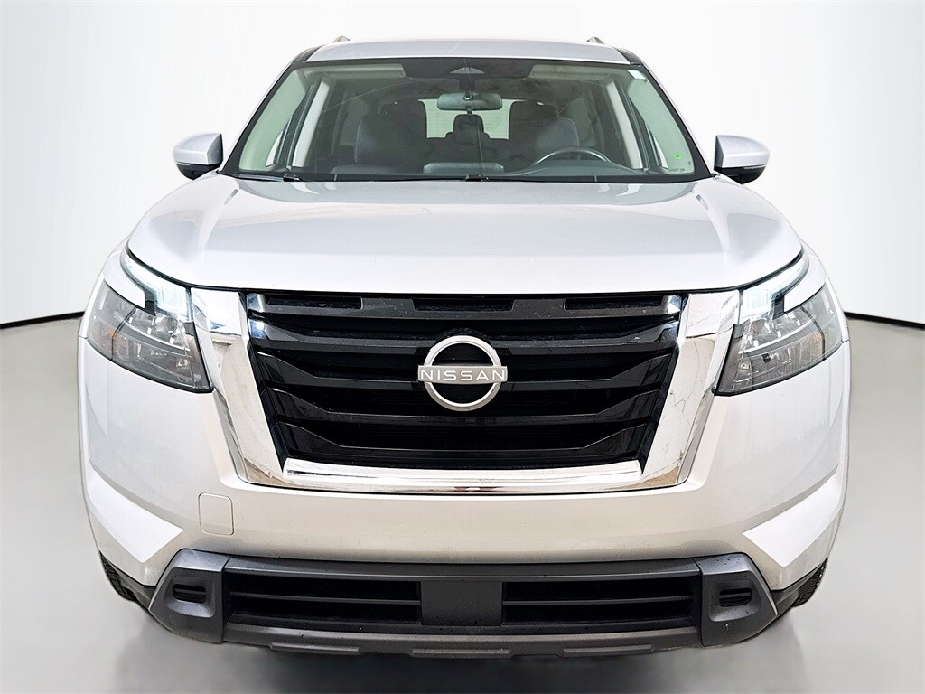 2024 Nissan Pathfinder SV photo 2
