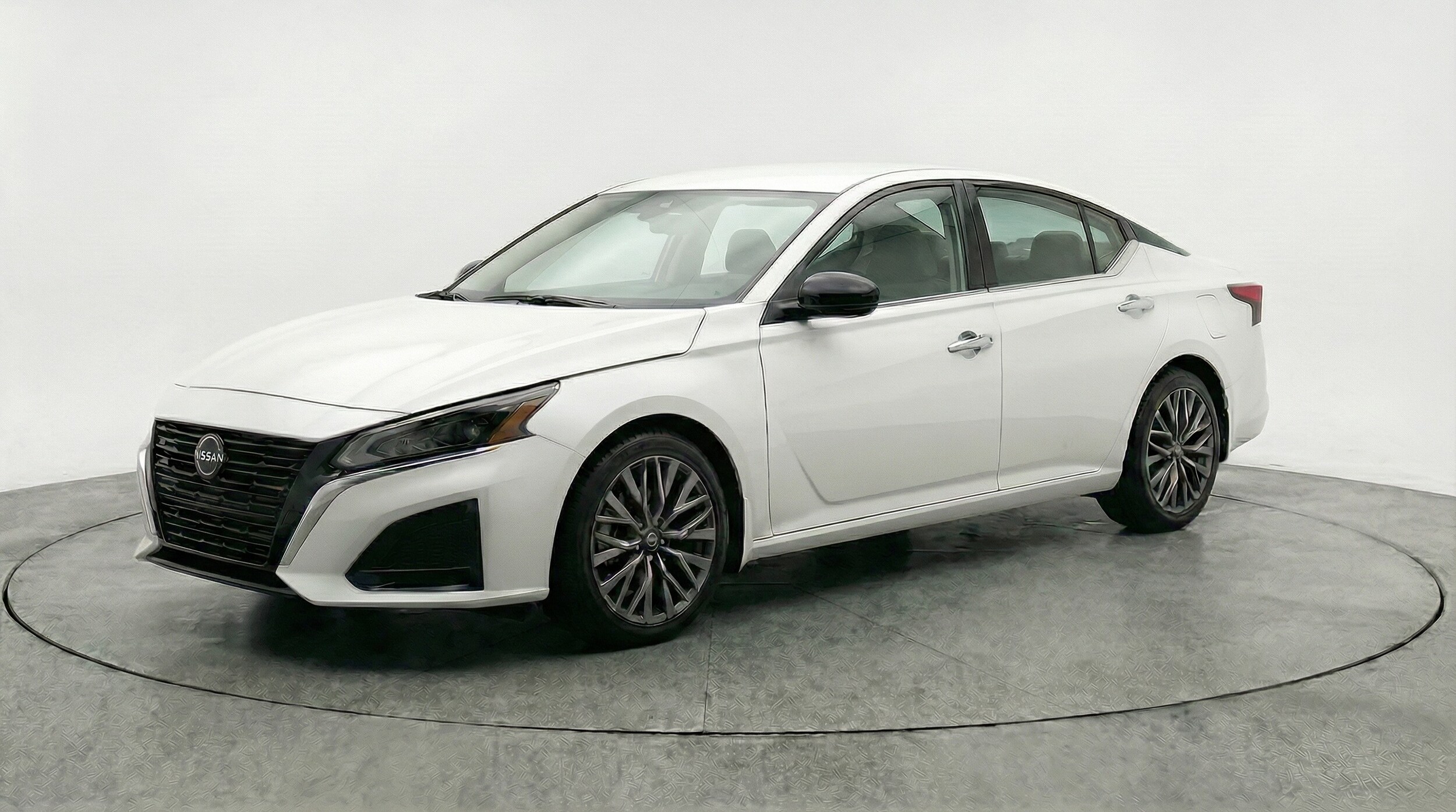 Thumbnail: 2025 Nissan Altima - 3