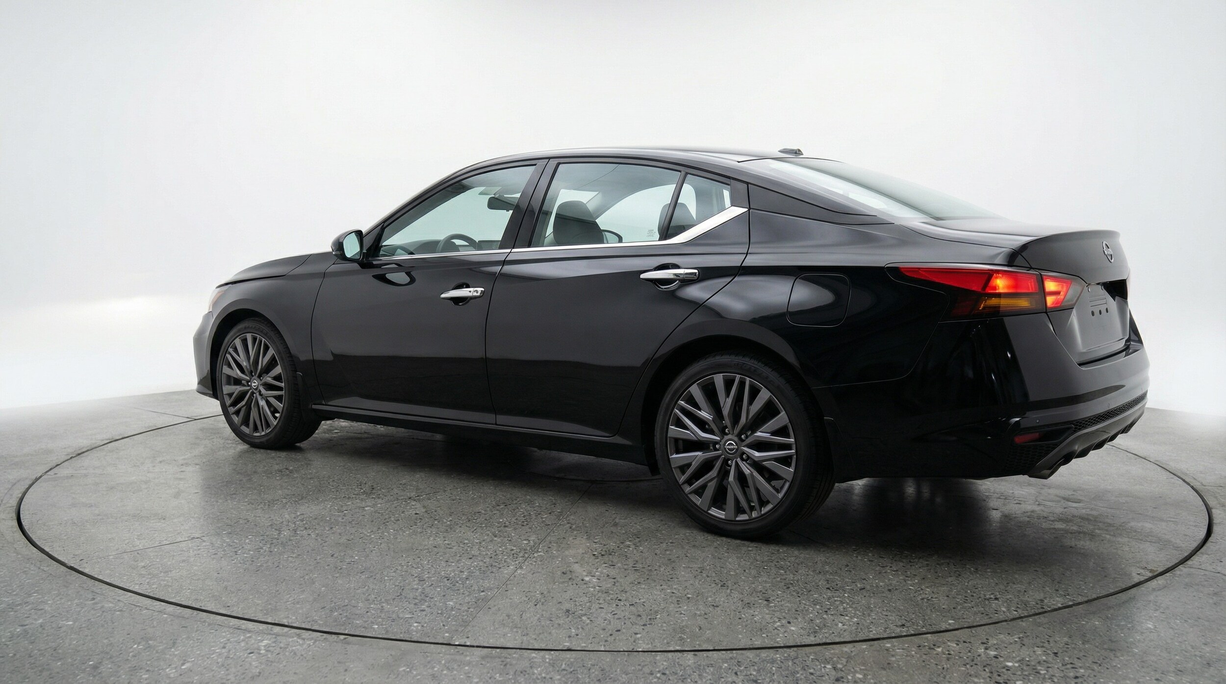 Thumbnail: 2025 Nissan Altima - 5