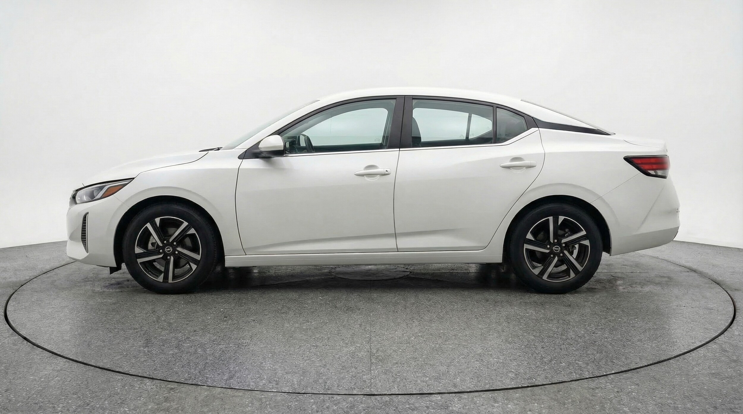 Thumbnail: 2025 Nissan Sentra - 4