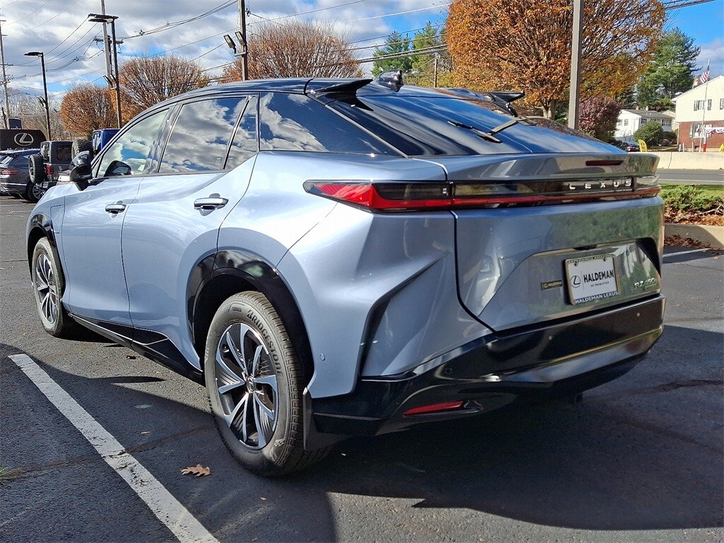 2025 Lexus RZ 450e Premium photo 4