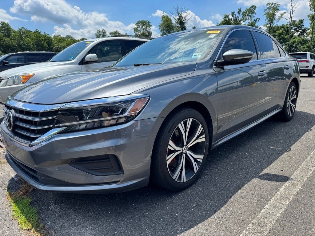 Used 2021 Volkswagen Passat 2.0T SE Sedan