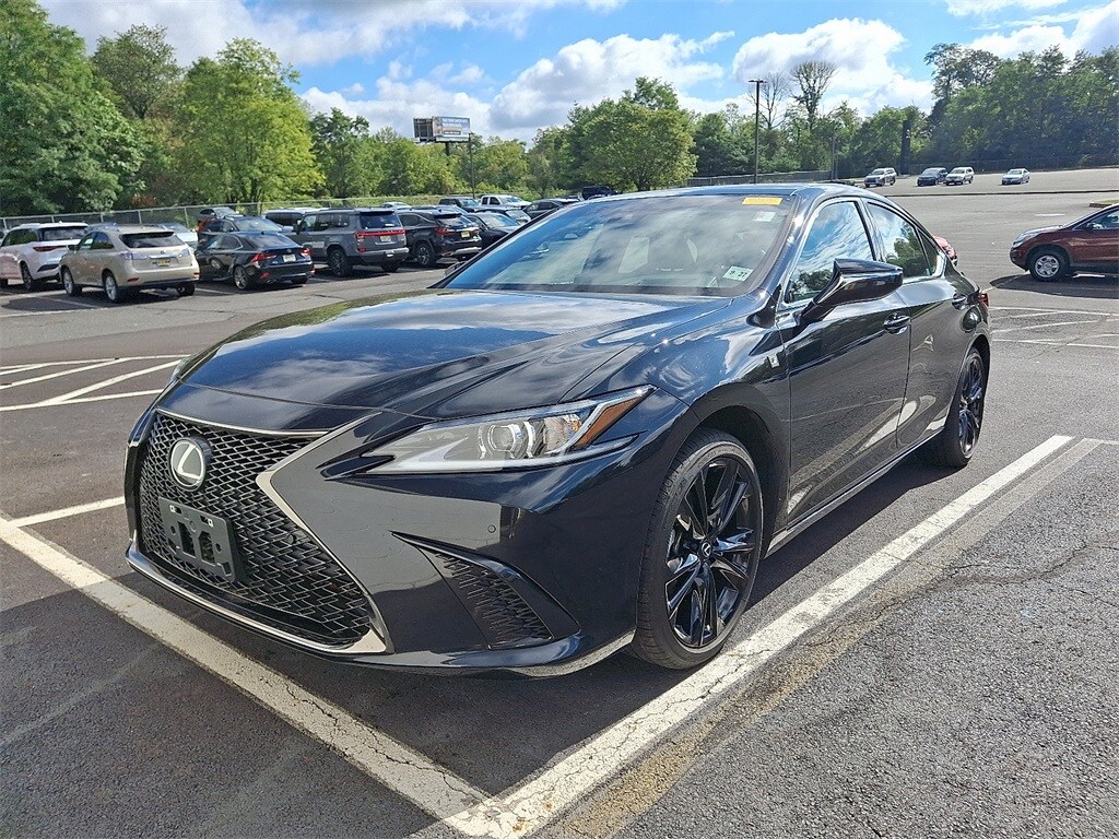 2022 Lexus ES 350 F SPORT photo 2