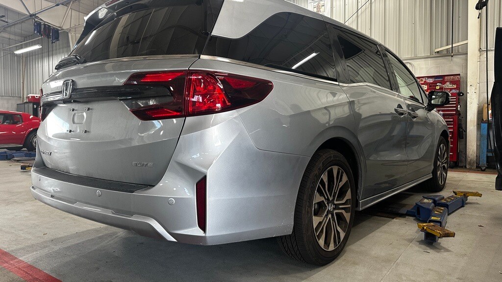 2025 Honda Odyssey Elite photo 4