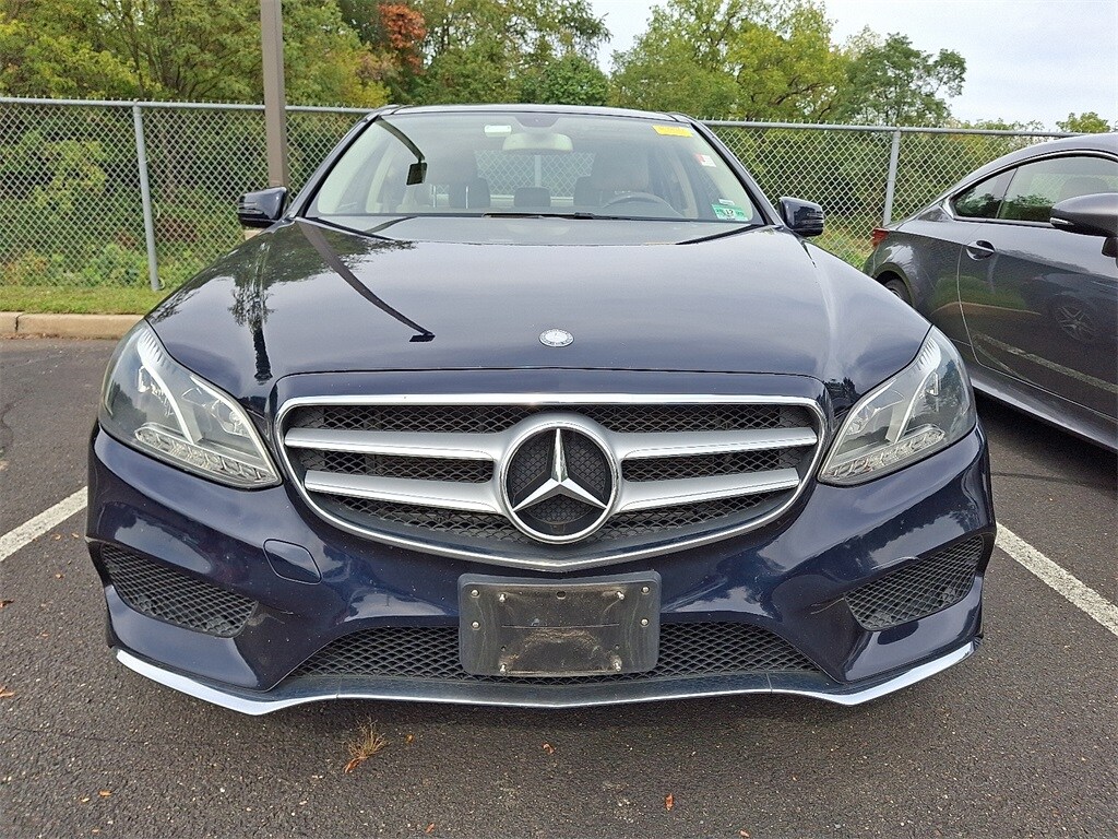 2014 Mercedes Benz E 350 Sedan photo 2
