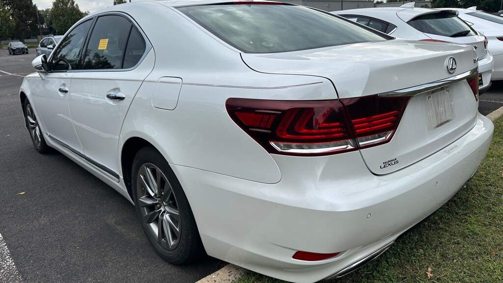 2015 Lexus LS 460 photo 3