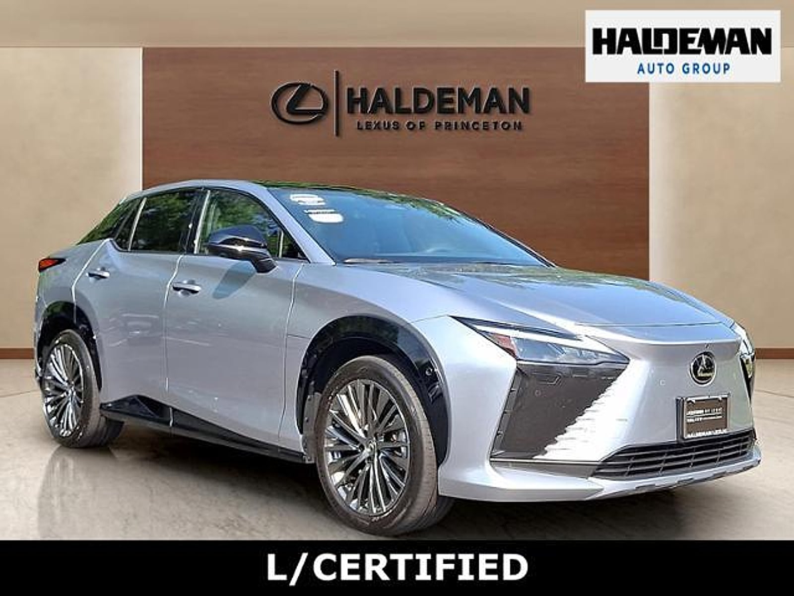2023 Lexus RZ Luxury
