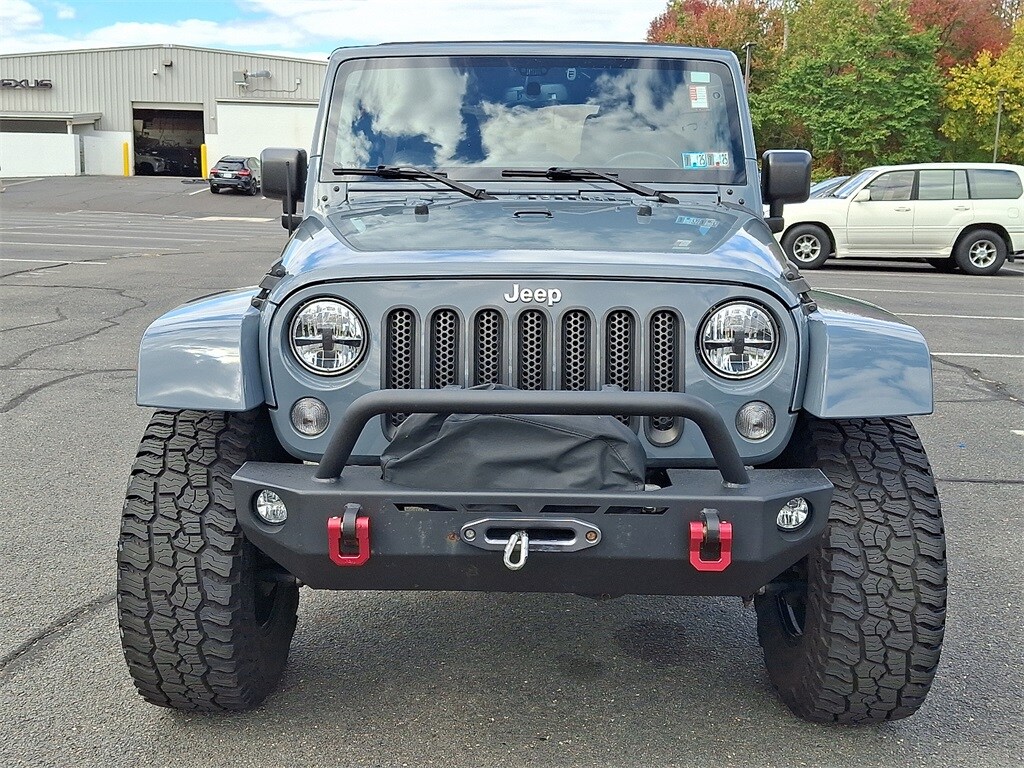 2015 Jeep Wrangler Unlimited Sahara photo 2