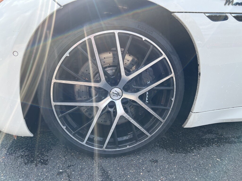 2024 Maserati Granturismo Modena photo 3