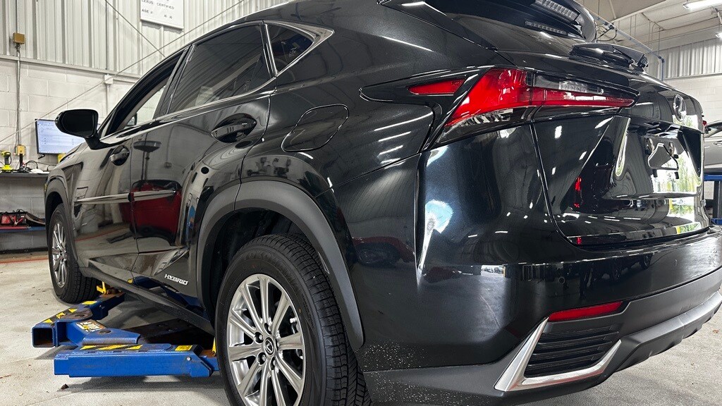2021 Lexus NX 300h photo 3