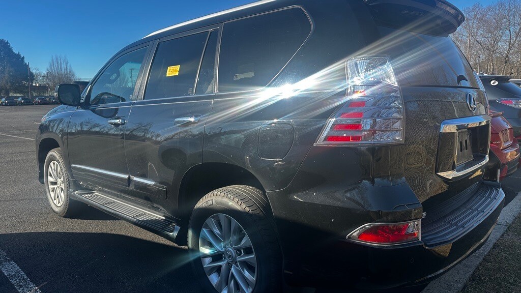 2019 Lexus GX 460 photo 3
