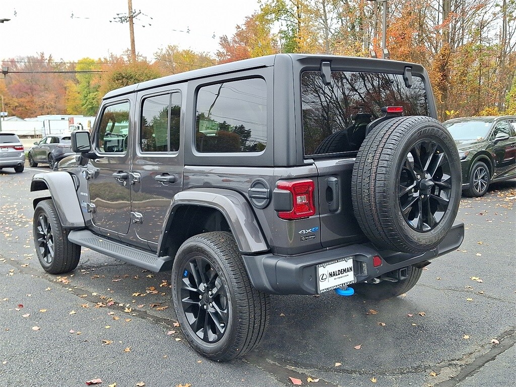2022 Jeep Wrangler Unlimited Sahara 4xe photo 2