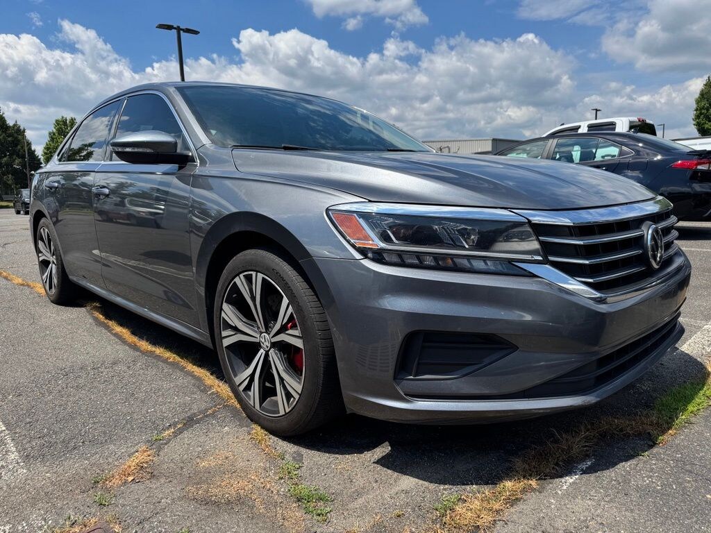 Used 2021 Volkswagen Passat 2.0T SE Sedan