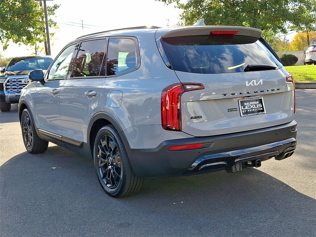 2022 Kia Telluride SX photo 3