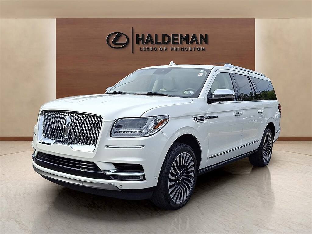 2021 Lincoln Navigator Black Label photo 3