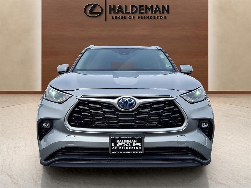 Used 2023 Toyota Highlander Hybrid XLE SUV