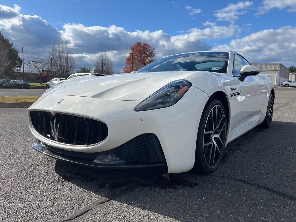 2024 Maserati Granturismo Modena photo 2
