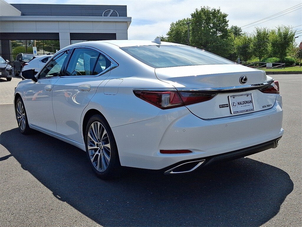 2019 Lexus ES 350 photo 4