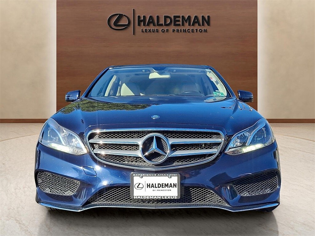 2014 Mercedes Benz E 350 Sedan photo 2