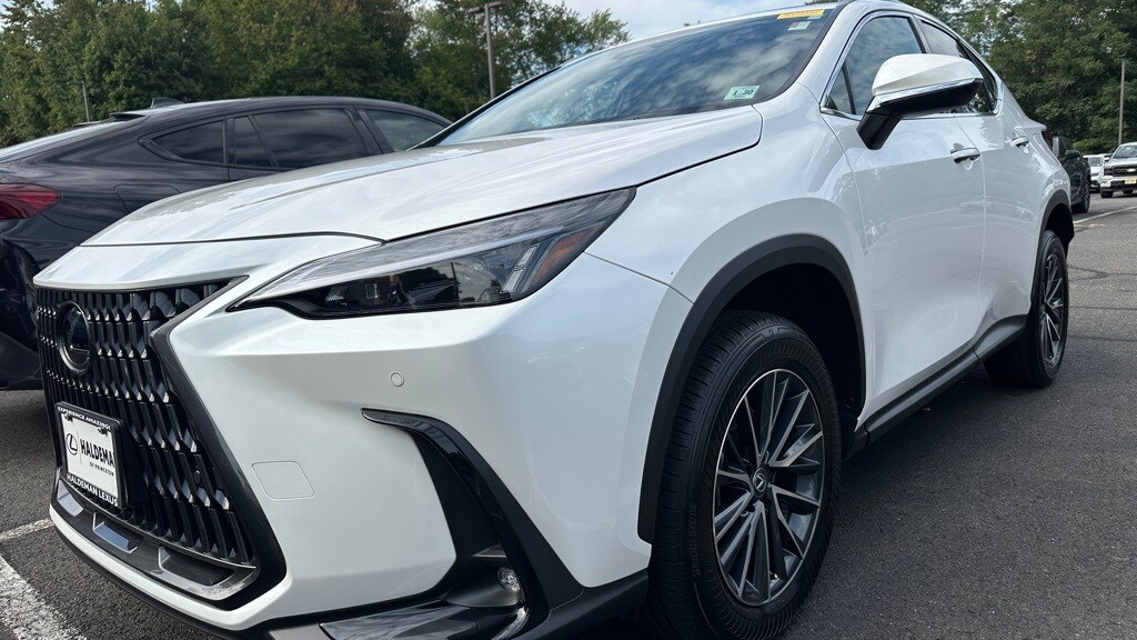 2025 Lexus NX 350 Premium photo 2