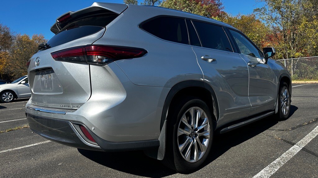 2021 Toyota Highlander Limited photo 4
