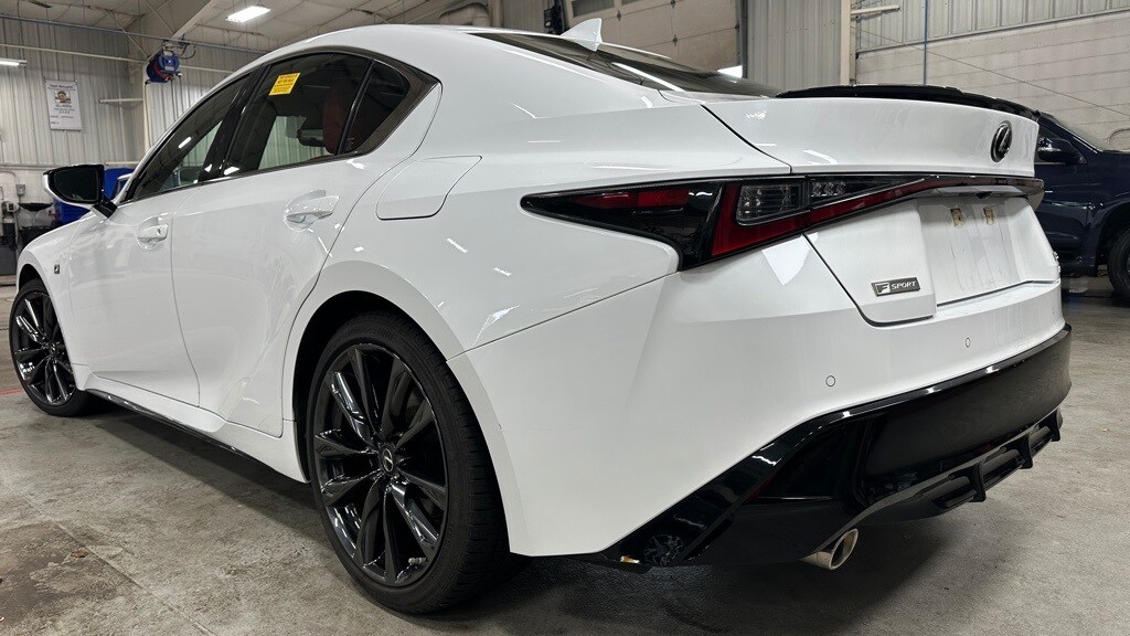 2021 Lexus IS 350 F SPORT photo 3