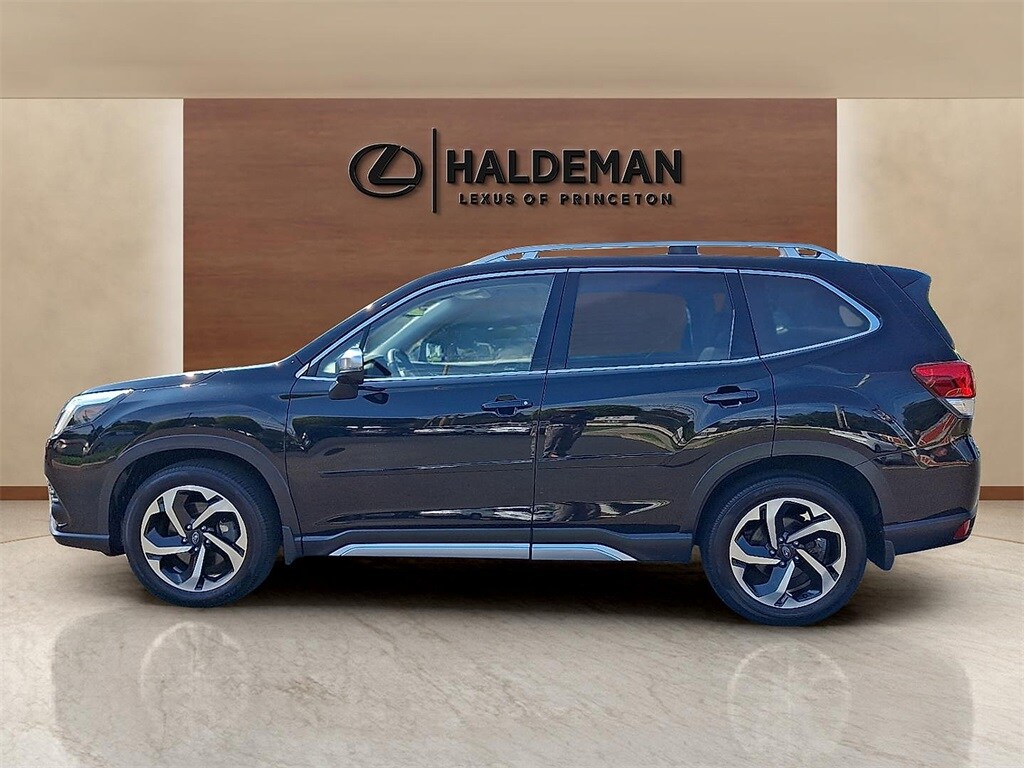 2022 Subaru Forester Touring photo 4