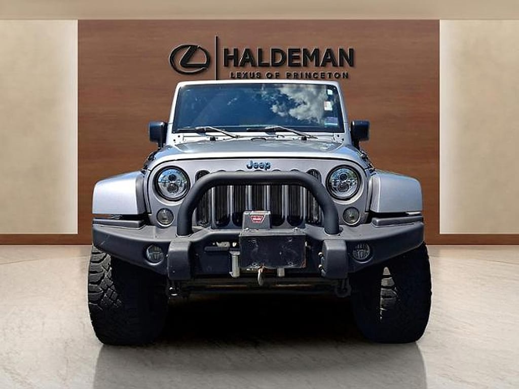 Used 2015 Jeep Wrangler Unlimited Sahara SUV